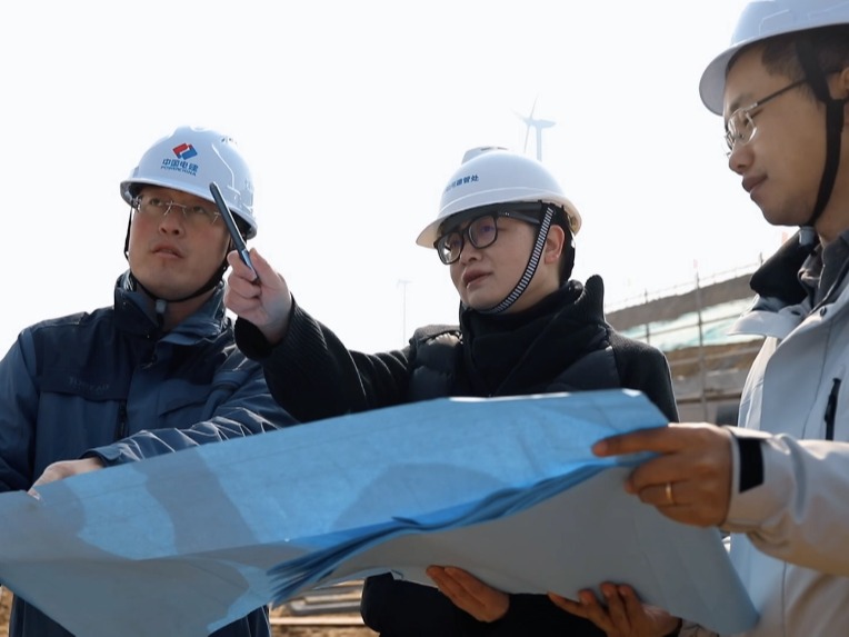 【央视网】黄艳代表：欣将此生付江河