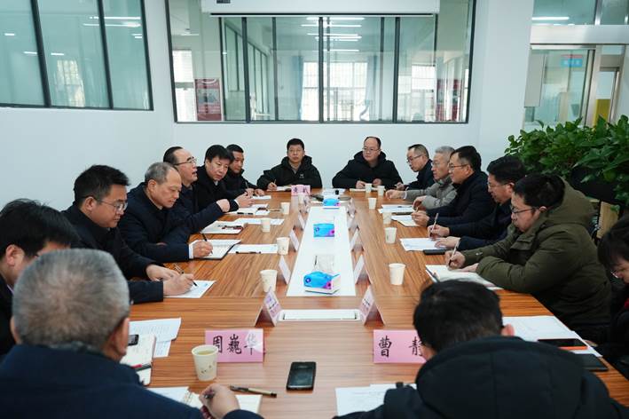 宜昌市领导一行来我校调研储能技术研究院